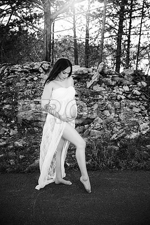 Fine Art Kansas City Maternity Photography | Luxury Pregnancy Portraits