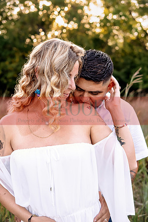 Kansas City Engagement Photography | Timeless & Authentic Outdoor Sessions