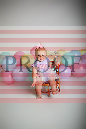 Kansas City Cake Smash Photographer | Custom Sets & First Birthday Portraits