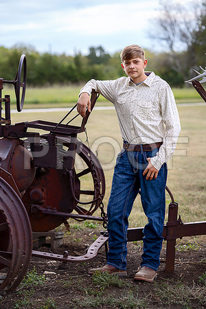 Kansas City Senior Photographer | Studio & Outdoor Sessions