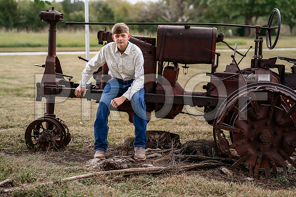 Kansas City Senior Photographer | Studio & Outdoor Sessions