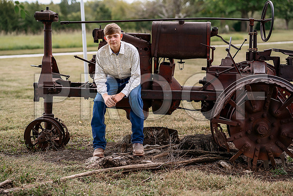 Kansas City Senior Photographer | Studio & Outdoor Sessions