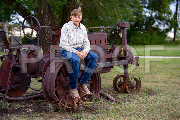 Kansas City Senior Photographer | Studio & Outdoor Sessions