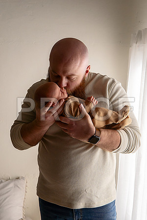 Kansas City Studio Lifestyle Newborn Photography | Natural & Timeless Newborn Portraits