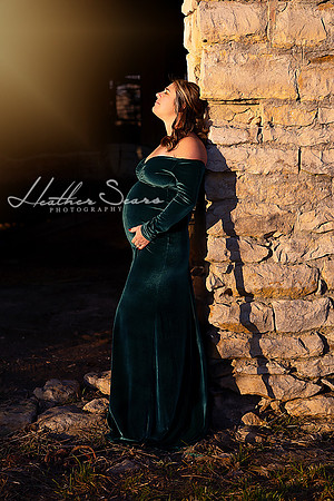 paola-ks-maternity-photographer-outdoor-golden-hour-session.jpg