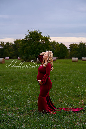 paola-ks-maternity-photographer-outdoor-golden-hour-session.jpg