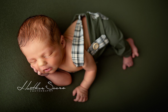 Kansas City Newborn Photographer | Award-Winning Baby Portraits