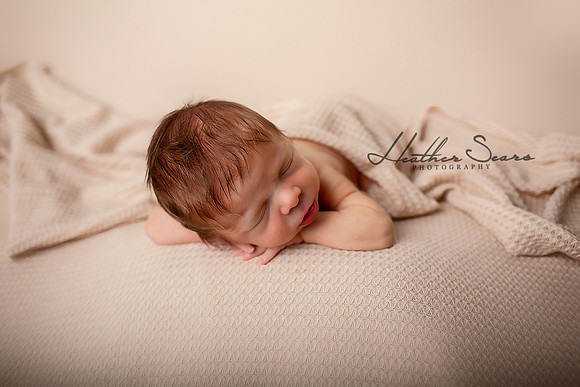 Kansas City Newborn Photographer | Award-Winning Baby Portraits