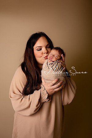 Kansas City Newborn Photographer | Award-Winning Baby Portraits