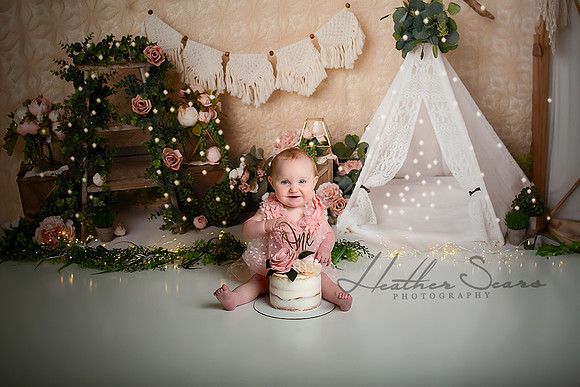 Kansas City Cake Smash Photographer - First Birthday Studio