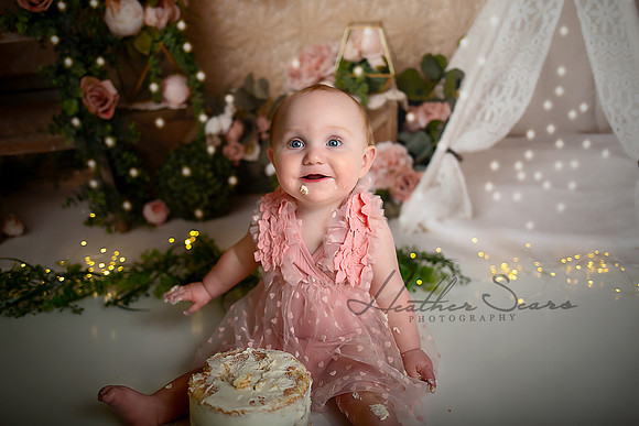 Kansas City Cake Smash Photographer - First Birthday Studio