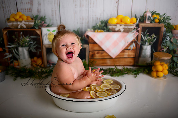 Kansas City Cake Smash Photographer - First Birthday Studio