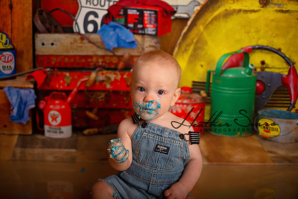 Kansas City Cake Smash Photographer - First Birthday Studio