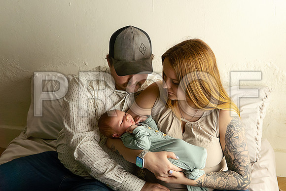 Kansas City Studio Lifestyle Newborn Photography | Natural & Timeless Newborn Portraits