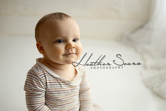 Kansas City Children’s Milestone Photographer | First Birthday Cake Smash in Osawatomie Studio