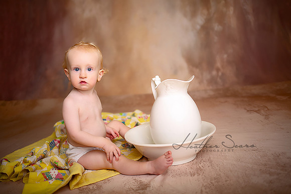 Kansas City Children’s Milestone Photographer | First Birthday Cake Smash in Osawatomie Studio