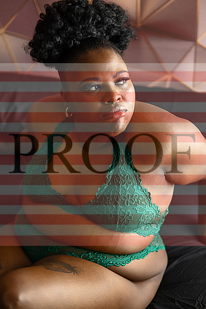 Kansas City WOC Boudoir Photographer | Melanin-Focused Luxury Portraits