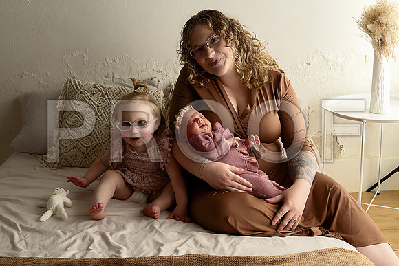 KC Newborn Photographer | Studio Lifestyle Newborn Photography
