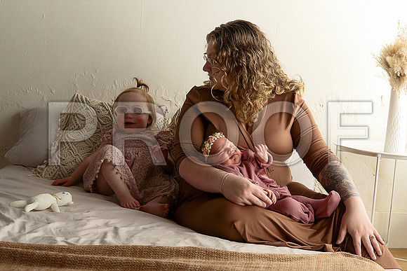 KC Newborn Photographer | Studio Lifestyle Newborn Photography