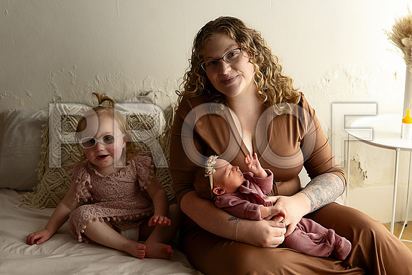 KC Newborn Photographer | Studio Lifestyle Newborn Photography