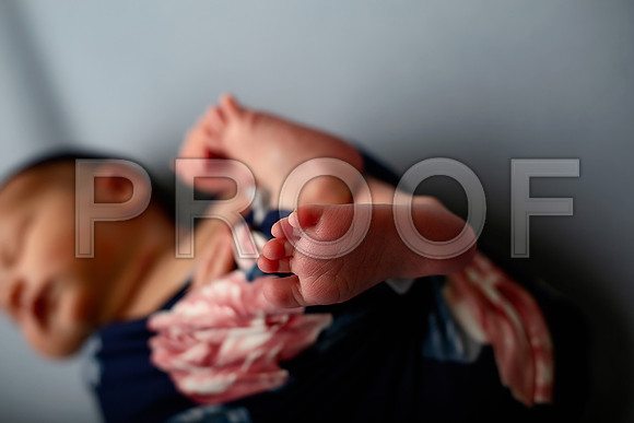 Kansas City Newborn Photographer | Award-Winning Baby Portraits