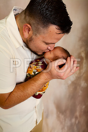 Kansas City Newborn Photographer | Award-Winning Baby Portraits