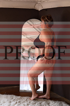 Kansas City Boudoir & Empowerment Photographer | Osawatomie, KS
