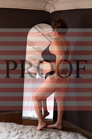 Kansas City Boudoir & Empowerment Photographer | Osawatomie, KS