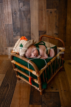 Kansas City Newborn Photographer | Award-Winning Baby Portraits