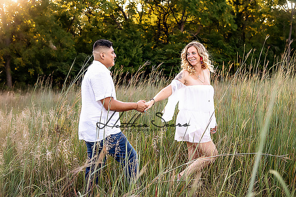 Kansas City Engagement Photography | Timeless & Authentic Outdoor Sessions