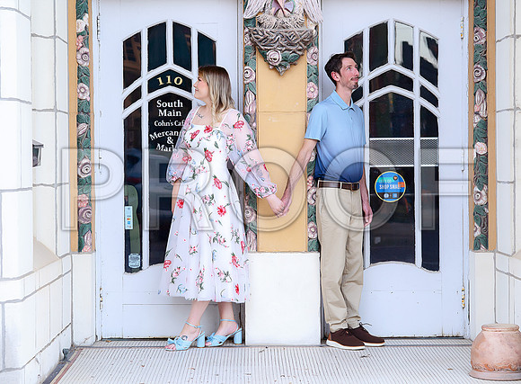 Kansas City Engagement Photography | Timeless & Authentic Outdoor Sessions