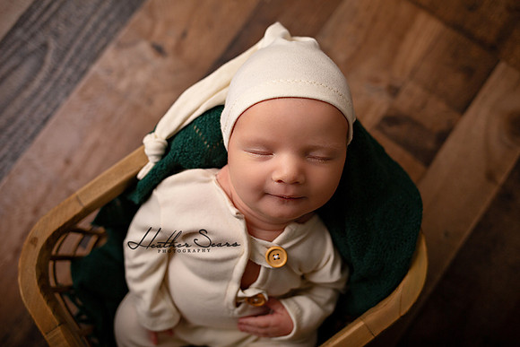 Kansas City Newborn Photographer | Award-Winning Baby Portraits