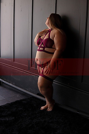 Kansas City Plus Size Boudoir Photography | Empowering Curve-Positive Portraits