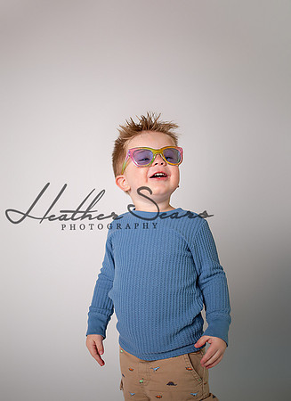 Kansas City Children’s Milestone Photographer | First Birthday Cake Smash in Osawatomie Studio