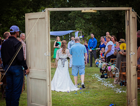 Heather Sears Photography | Timeless Luxury Wedding & Portrait Photography for Kansas City Couples