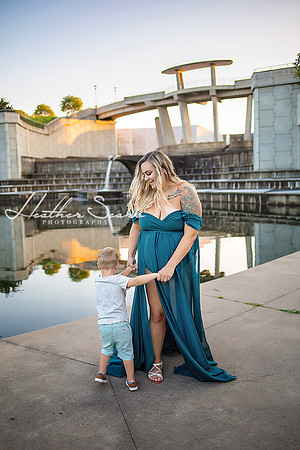 paola-ks-maternity-photographer-outdoor-golden-hour-session.jpg