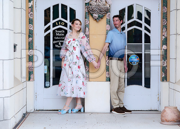 Kansas City Engagement Photography | Timeless & Authentic Outdoor Sessions