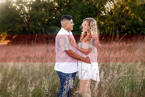 Kansas City Engagement Photography | Timeless & Authentic Outdoor Sessions
