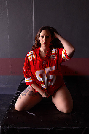 Kansas City Plus Size Boudoir Photography | Empowering Curve-Positive Portraits