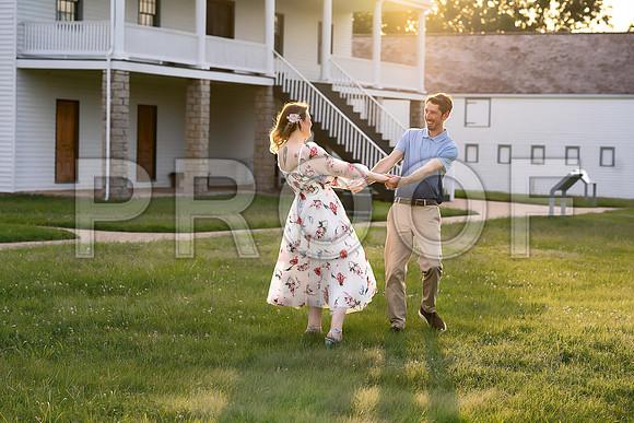 Kansas City Engagement Photography | Timeless & Authentic Outdoor Sessions