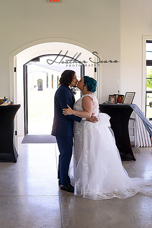 Heather Sears Photography | Timeless Luxury Wedding & Portrait Photography for Kansas City Couples
